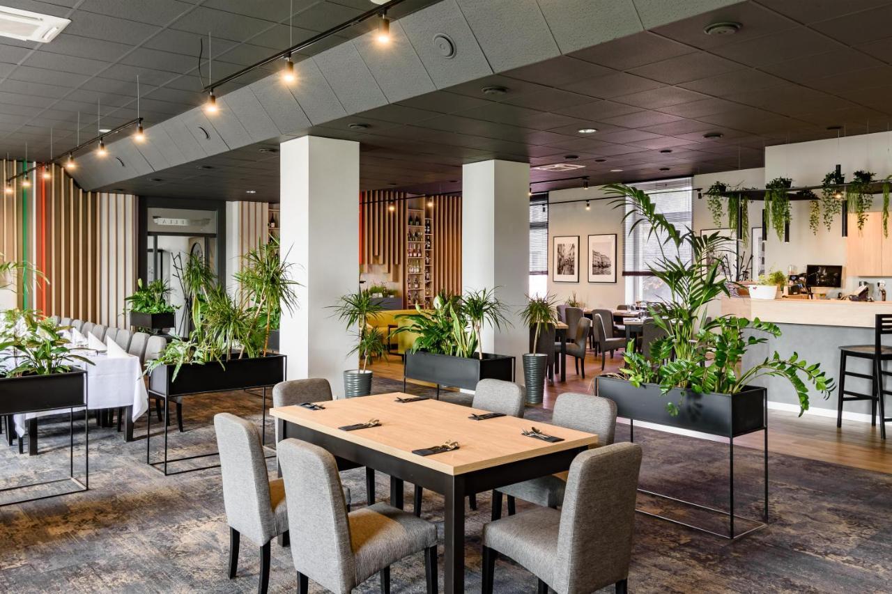 Hotel Ior Познан Екстериор снимка