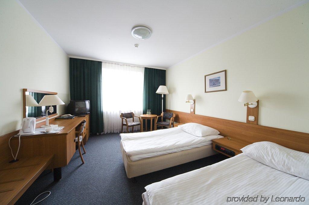 Hotel Ior Познан Екстериор снимка