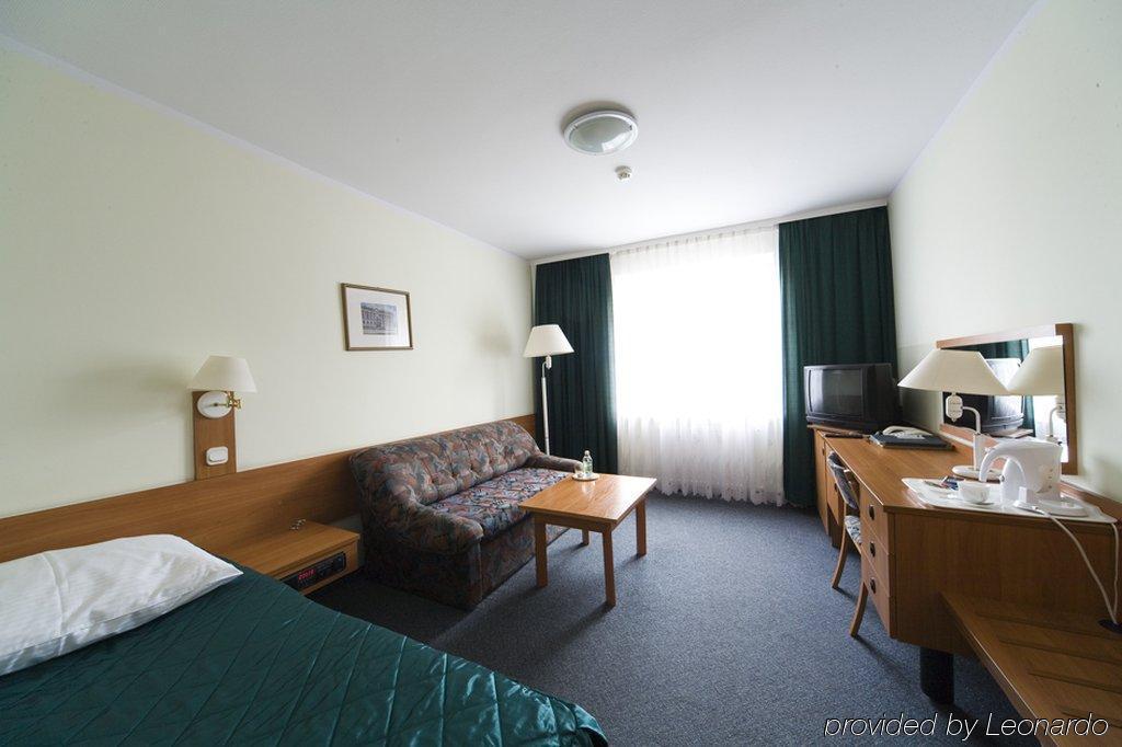 Hotel Ior Познан Екстериор снимка