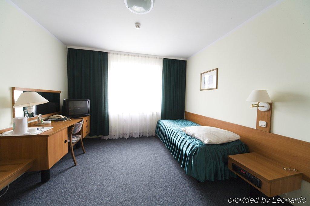 Hotel Ior Познан Екстериор снимка