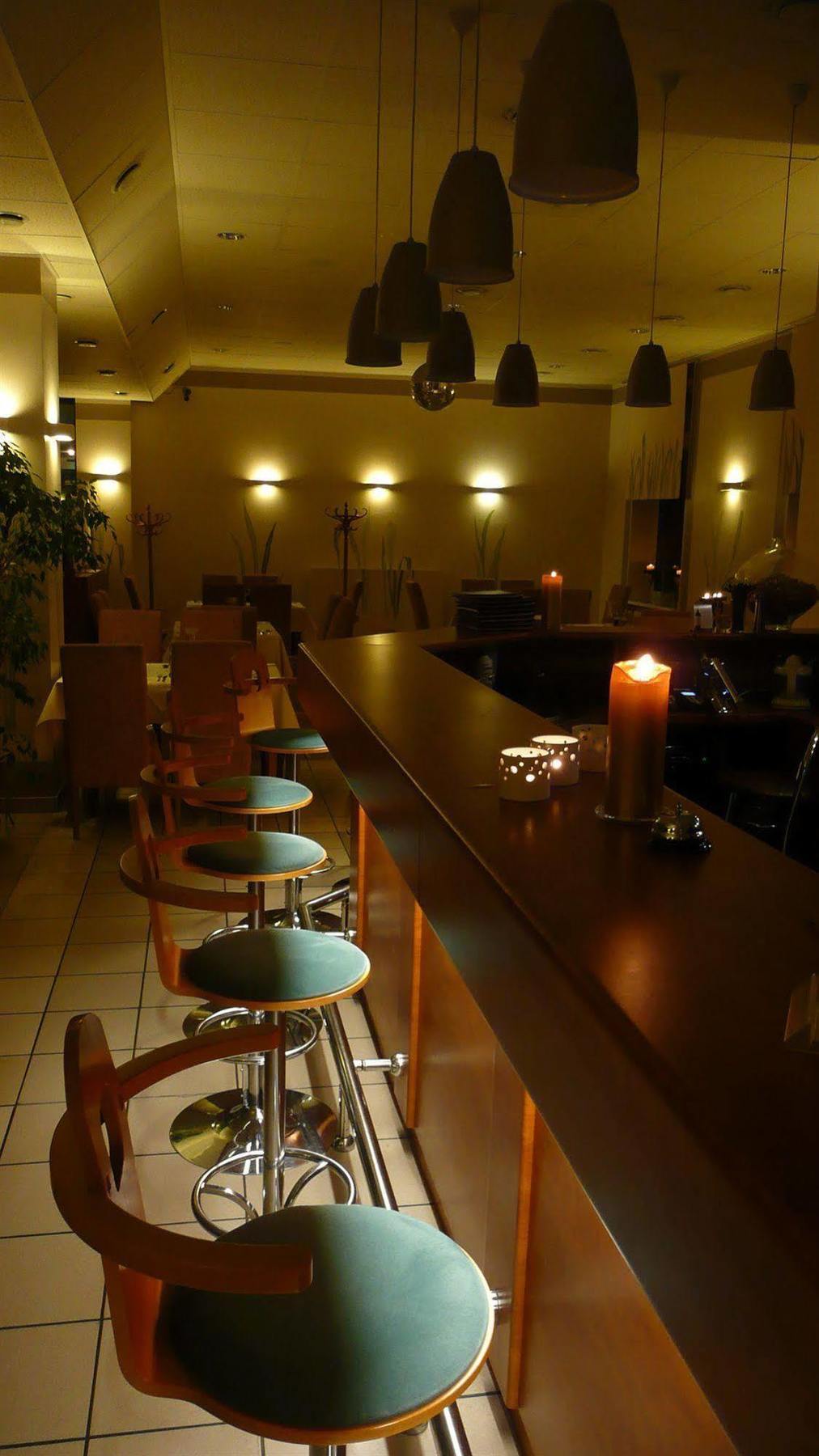Hotel Ior Познан Екстериор снимка